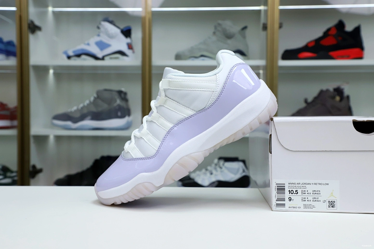 PURE 11 JORDAN VIOLET AIR LOW 0210
